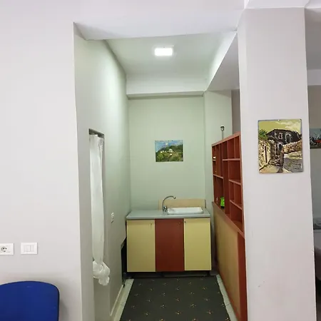 Yes3 Apartment *